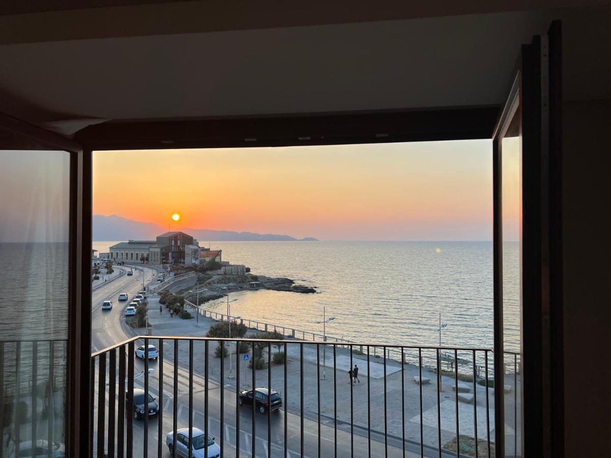 Vespera City Hotel Iraklion Buitenkant foto