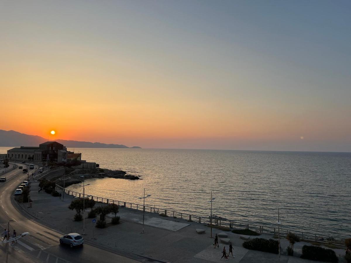 Vespera City Hotel Iraklion Buitenkant foto